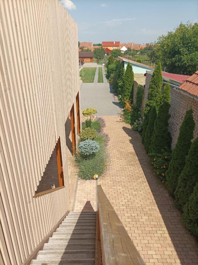Penzion Venkovský Dvůr Hlohovec Exteriér fotografie